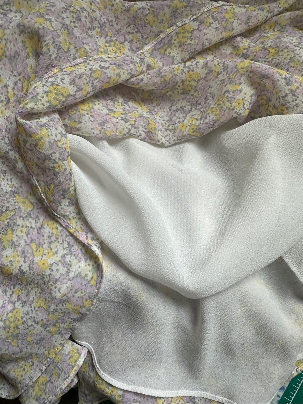 Suzy Shier Floral Puff-Sleeve Midi Dress in Lavender and Yellow Large - Picture 8 of 9